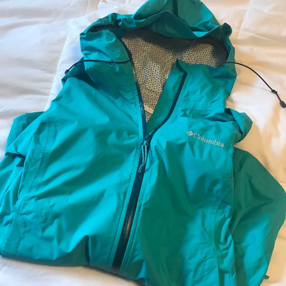 Columbia Omni-tech women’s rain jacket